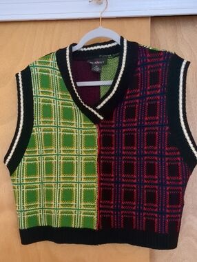 RUNAWAY Colorblock Plaid Knit Vest - Green & Red